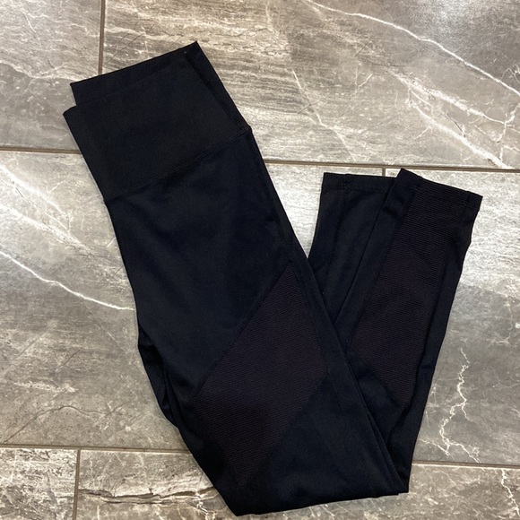 ZYIA BRILLIANT HI-RISE 7/8 Black Momentum Moto Textured Ribbed Leggings 6-8 Med - Picture 9 of 9